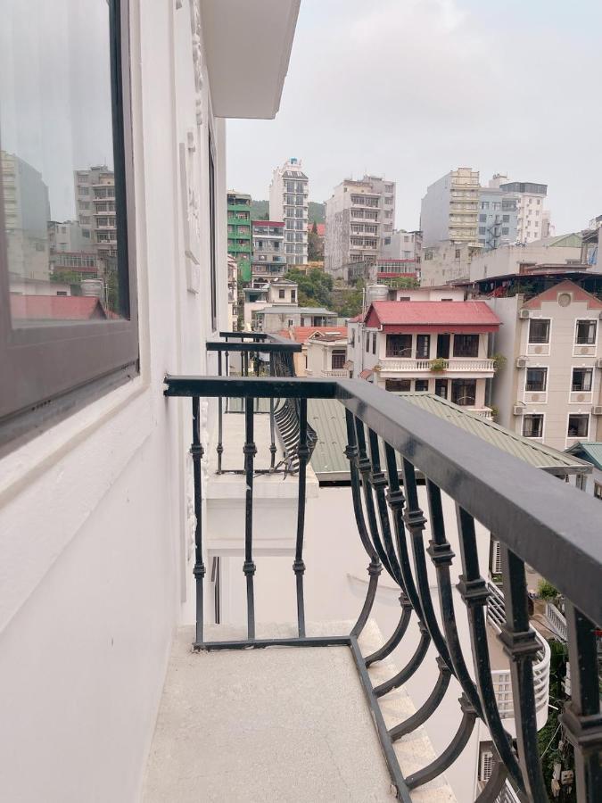 White Crown Hotel Hạ Long Extérieur photo